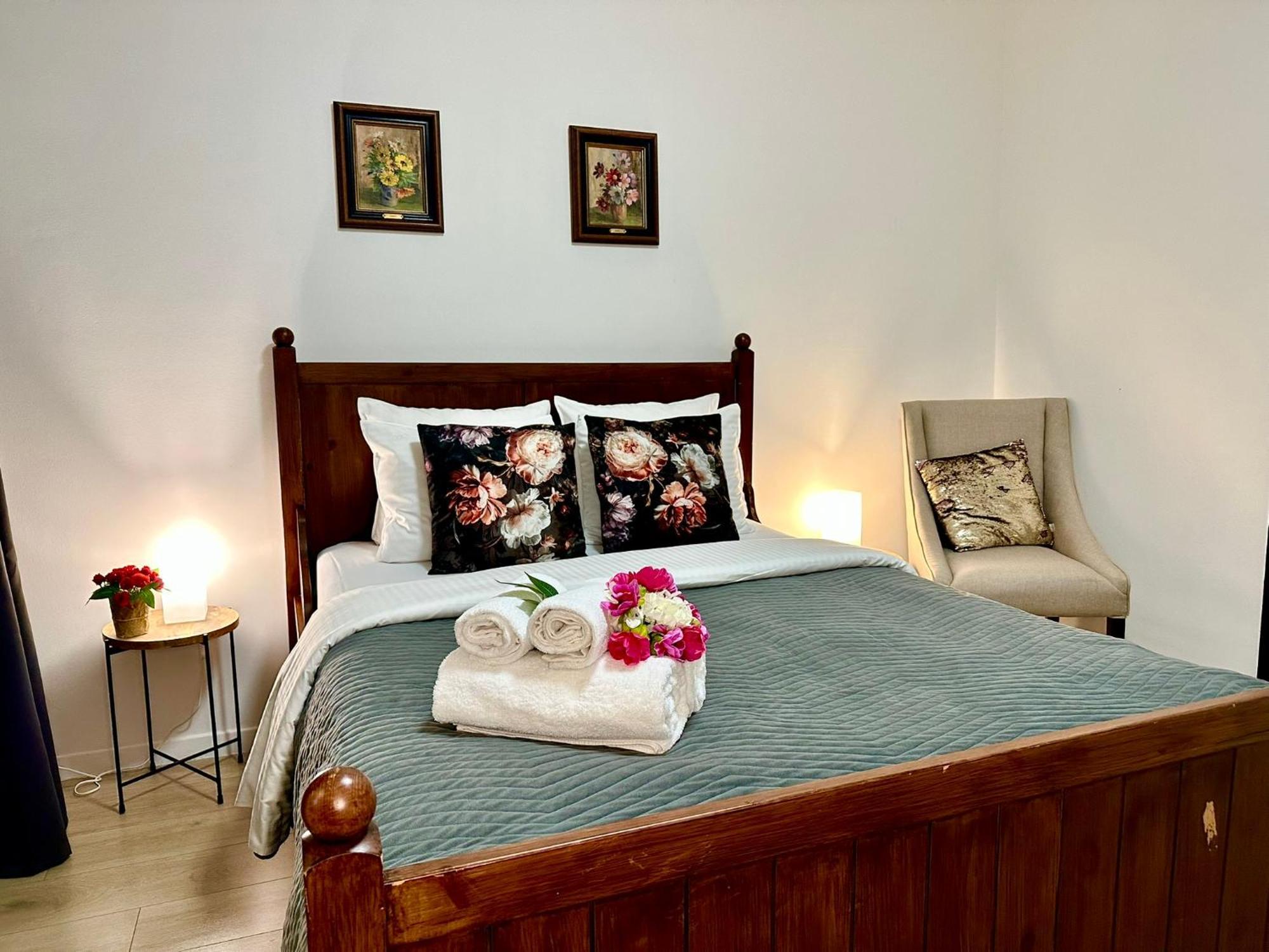 Luxury Suites Centrum By Rikas Hotels Amberes Exterior foto